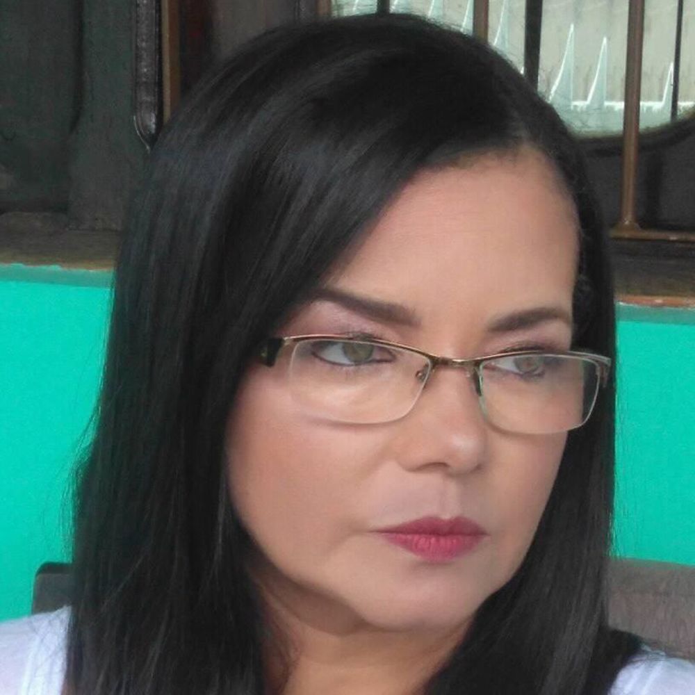 Meet your Posher, Domitila